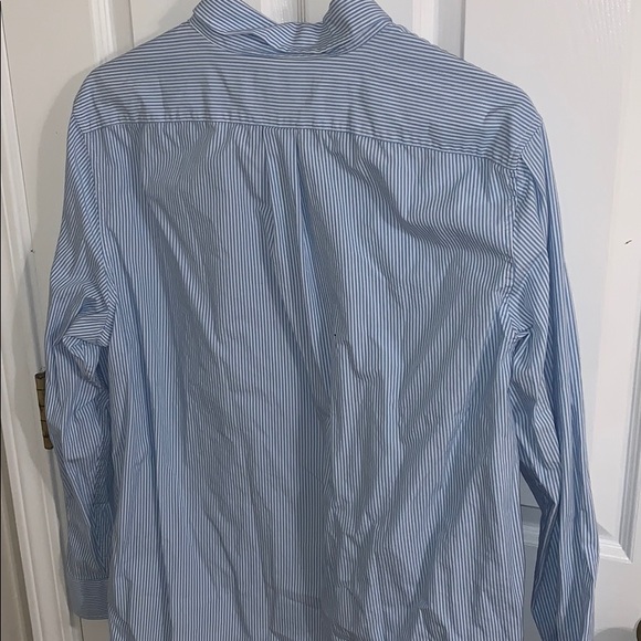 Vineyard Vines Large Stripped Button Down Slim Fit - Picture 4 of 5